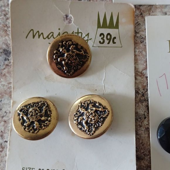 Vintage Buttons Lot of 11 - Picture 4 of 12